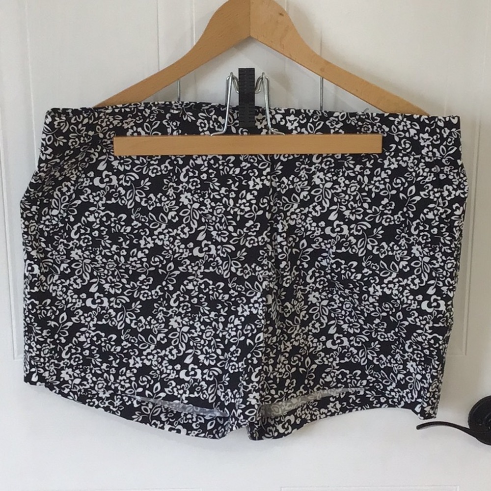 Land’N Sea flowered shorts